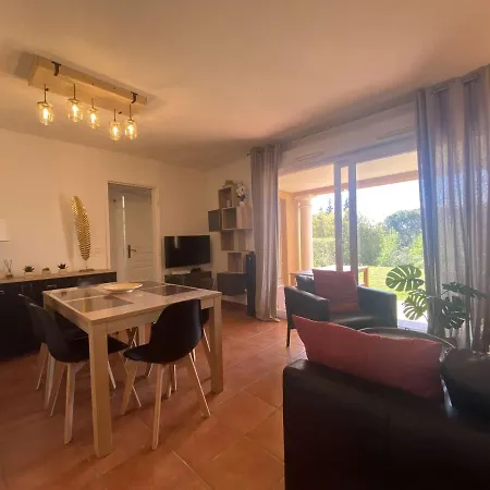 Sainte-maxime: 3p Climatise Avec Piscine, Parking Prive Et Jardin Calme - Fr-1-226-471 * Sainte-Maxime