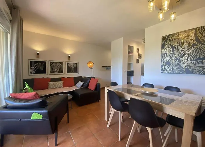 Sainte-maxime: 3p Climatise Avec Piscine, Parking Prive Et Jardin Calme - Fr-1-226-471