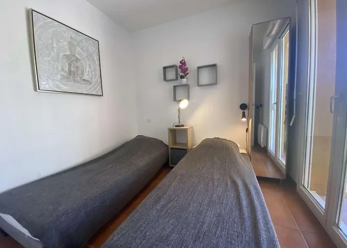 Sainte-maxime: 3p Climatise Avec Piscine, Parking Prive Et Jardin Calme - Fr-1-226-471