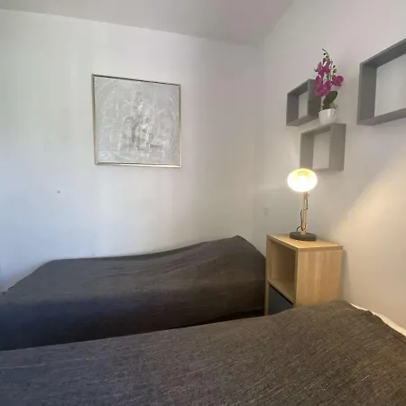 Sainte-maxime: 3p Climatise Avec Piscine, Parking Prive Et Jardin Calme - Fr-1-226-471 Daire Sainte-Maxime