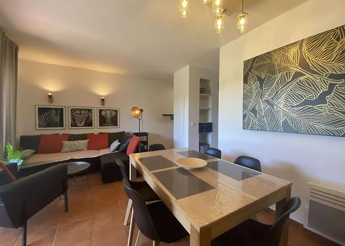 Sainte-maxime: 3p Climatise Avec Piscine, Parking Prive Et Jardin Calme - Fr-1-226-471 Sainte-Maxime