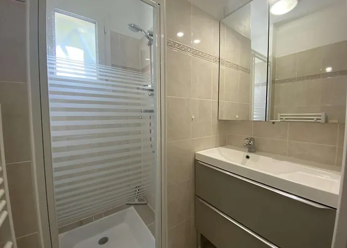 Sainte-maxime: 3p Climatise Avec Piscine, Parking Prive Et Jardin Calme - Fr-1-226-471 Apartamento *